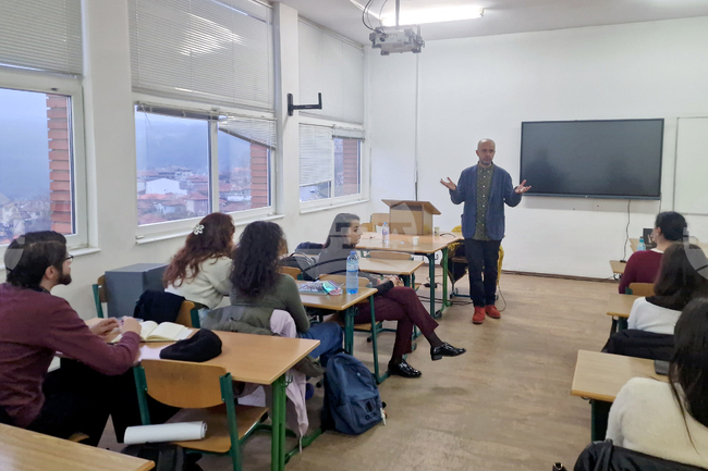 Велико Търново - университет - Йордан Славейков - среща със студенти