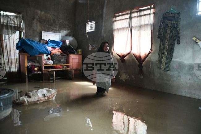 APTOPIX Indonesia Extreme Weather Asia Flooding
