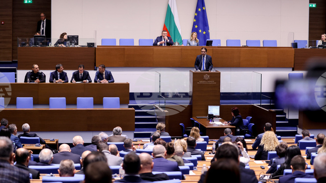 От "Има такъв народ" поискаха парламентът да изслуша кмета на Столичната община Васил Терзиев за протестите в София