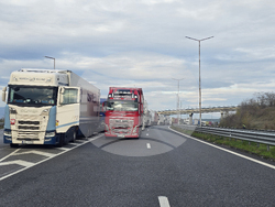 Петрич - граничен преход „Кулата“ - километрични опашки