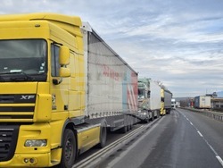 Петрич - граничен преход „Кулата“ - километрични опашки