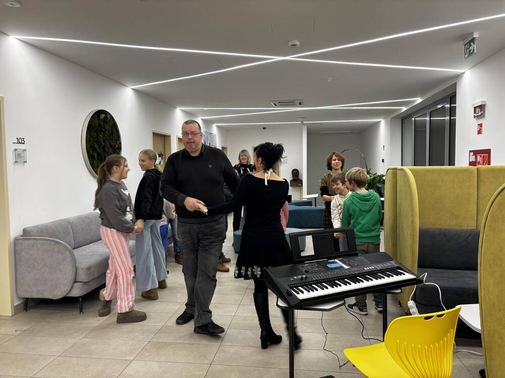Преподавател по музика от Югозападния университет в Благоевград гостува на Българското училище и детска градина в Будапеща