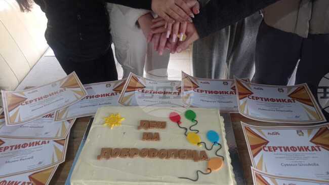 Повече от 60 часа доброволчески труд са дарили на обществени организации, институции и читалища младежи по проекта „Дар в Шумен” 