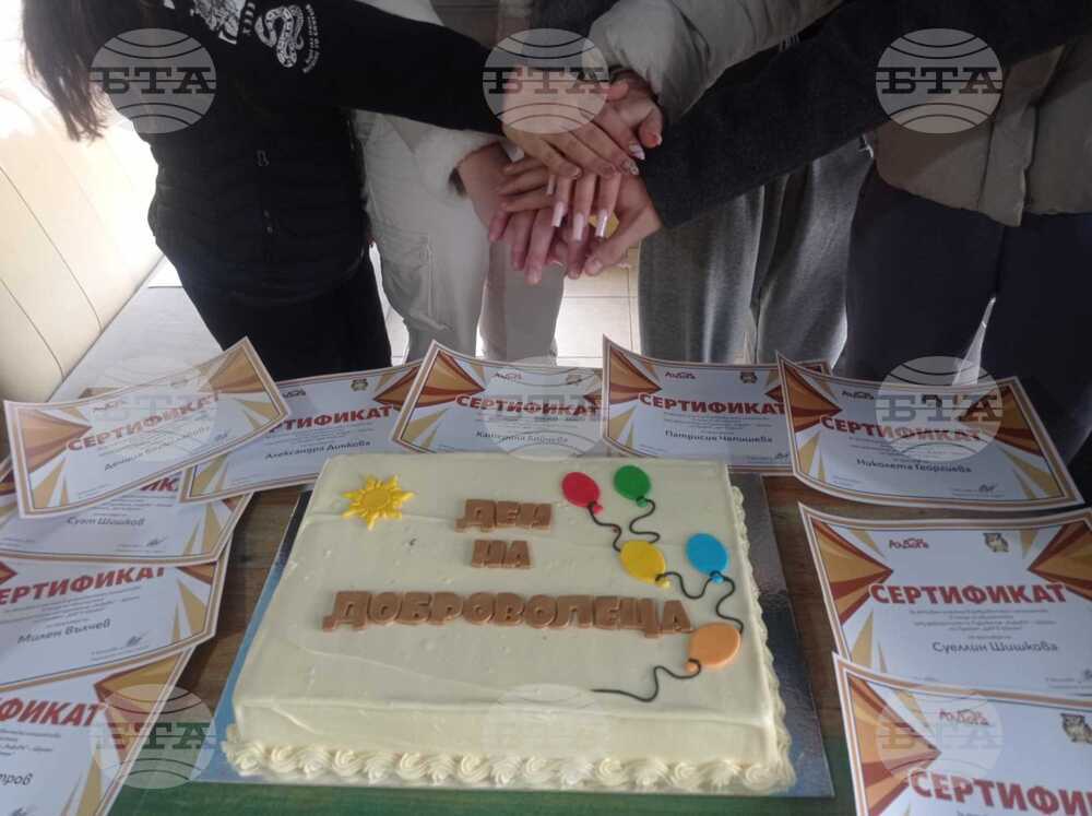 Повече от 60 часа доброволчески труд са дарили на обществени организации, институции и читалища младежи по проекта „Дар в Шумен” 