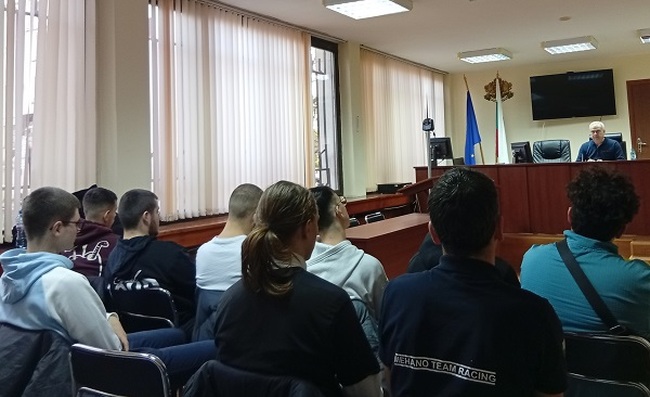 Апелативният съд в Бургас проведе образователна среща с ученици по теми за пътната безопасност