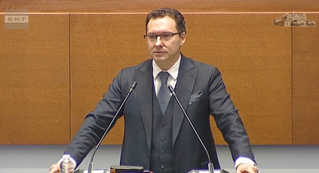 Няма основание да подавам оставка, каза министърът на вътрешните работи Даниел Митов