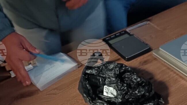 Полицията в Разград задържа двама криминално проявени мъже за пласиране на кокаин