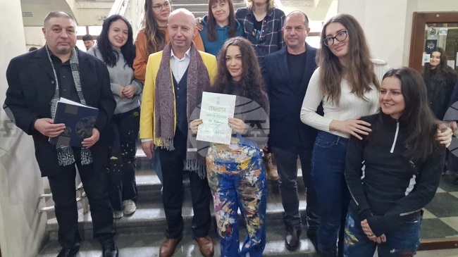 Над 830 творби са подредени в Годишна студентска изложба във Факултета по изобразително изкуство към Великотърновския университет