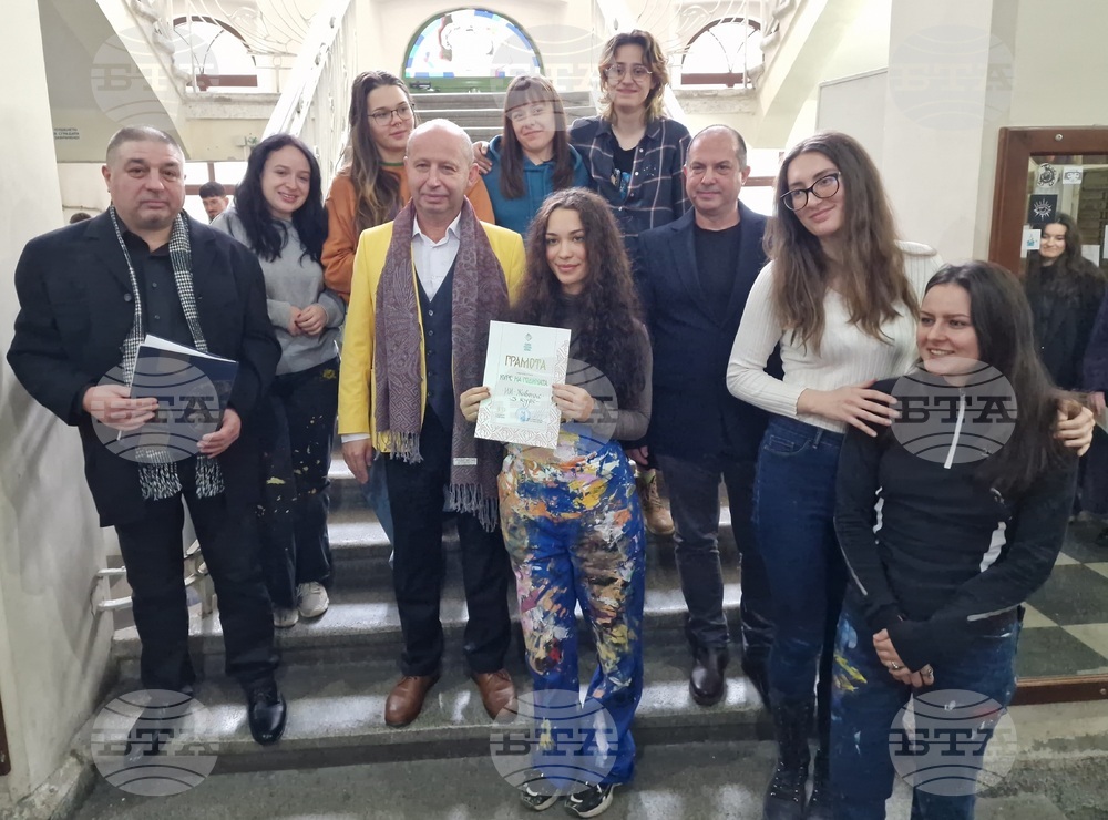 Над 830 творби са подредени в Годишна студентска изложба във Факултета по изобразително изкуство към Великотърновския университет