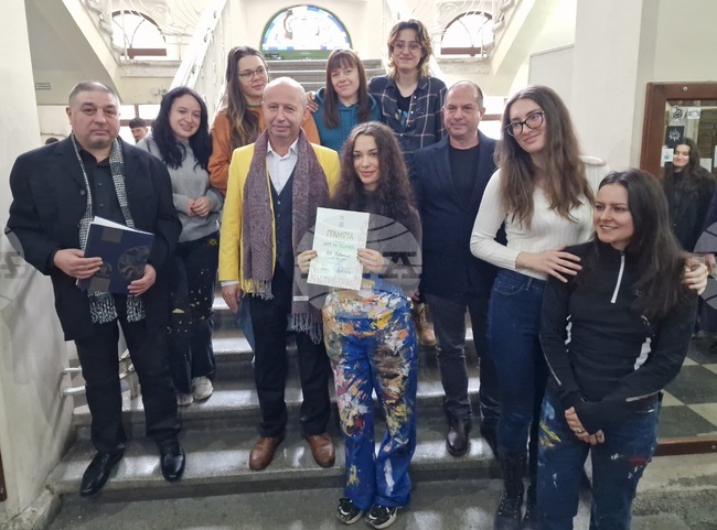 Над 830 творби са подредени в Годишна студентска изложба във Факултета по изобразително изкуство към Великотърновския университет