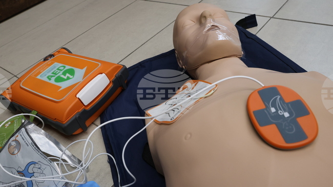 Общинският съвет в Русе реши на пет ключови места в града да бъдат поставени автоматични външни дефибрилатори