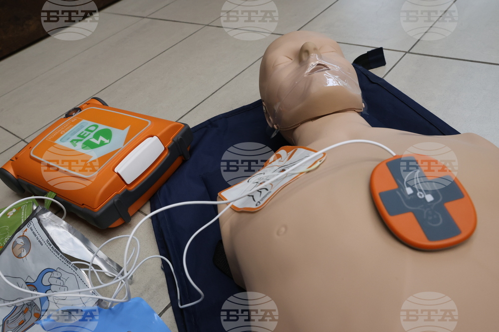 Общинският съвет в Русе реши на пет ключови места в града да бъдат поставени автоматични външни дефибрилатори