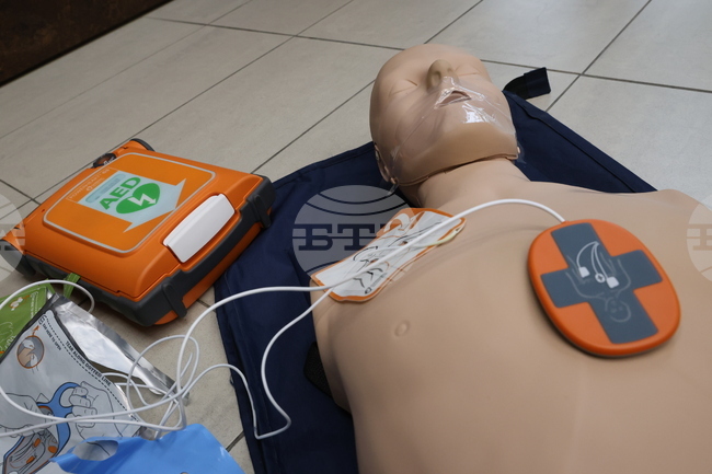 Общинският съвет в Русе реши на пет ключови места в града да бъдат поставени автоматични външни дефибрилатори