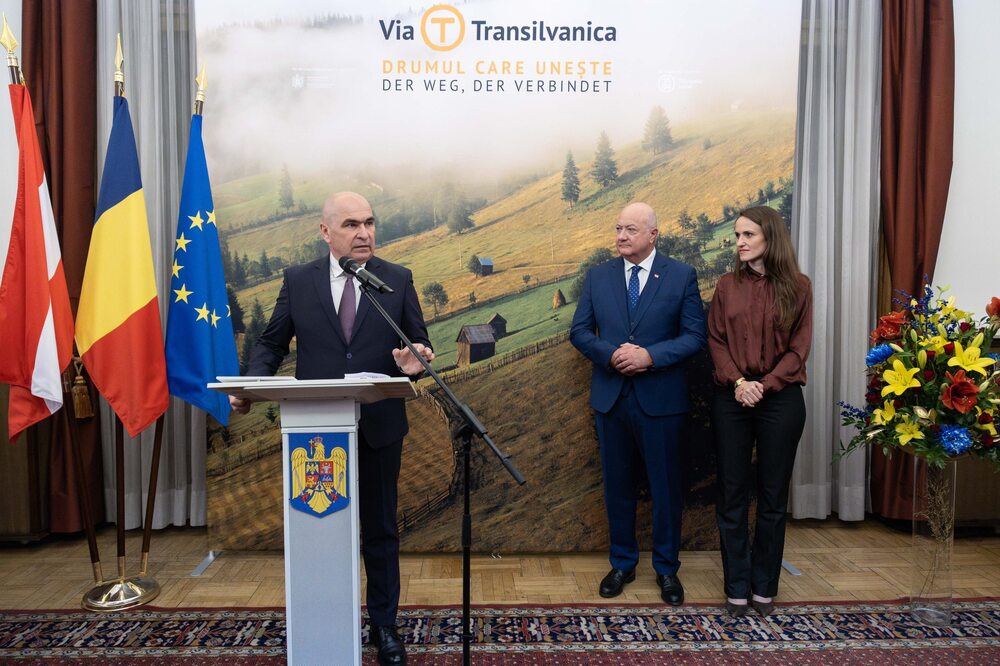 Австрийският канцлер Кристиан Щокер присъства на прием по случай националния празник на Румъния в посолството на страната във Виена