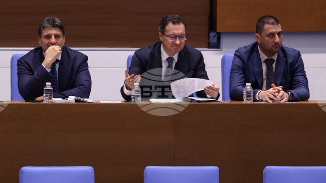 Специализираният отряд за борба с тероризма не е вдигнат в повишена готовност по време на протеста на 1 декември, заяви вътрешният министър