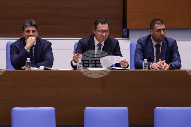 Специализираният отряд за борба с тероризма не е вдигнат в повишена готовност по време на протеста на 1 декември, заяви вътрешният министър