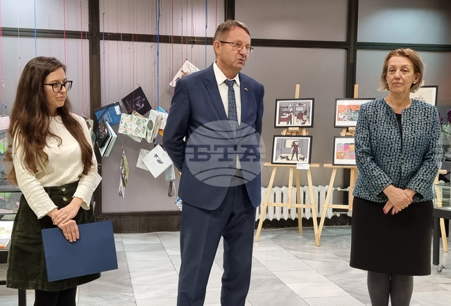 Варна - Регионална библиотека - изложба „Тихи книги“