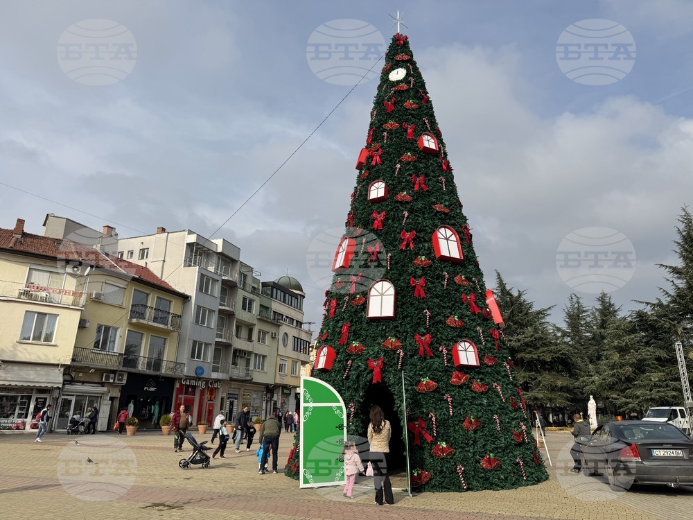 Коледните светлини в Казанлък ще грейнат на 8 декември