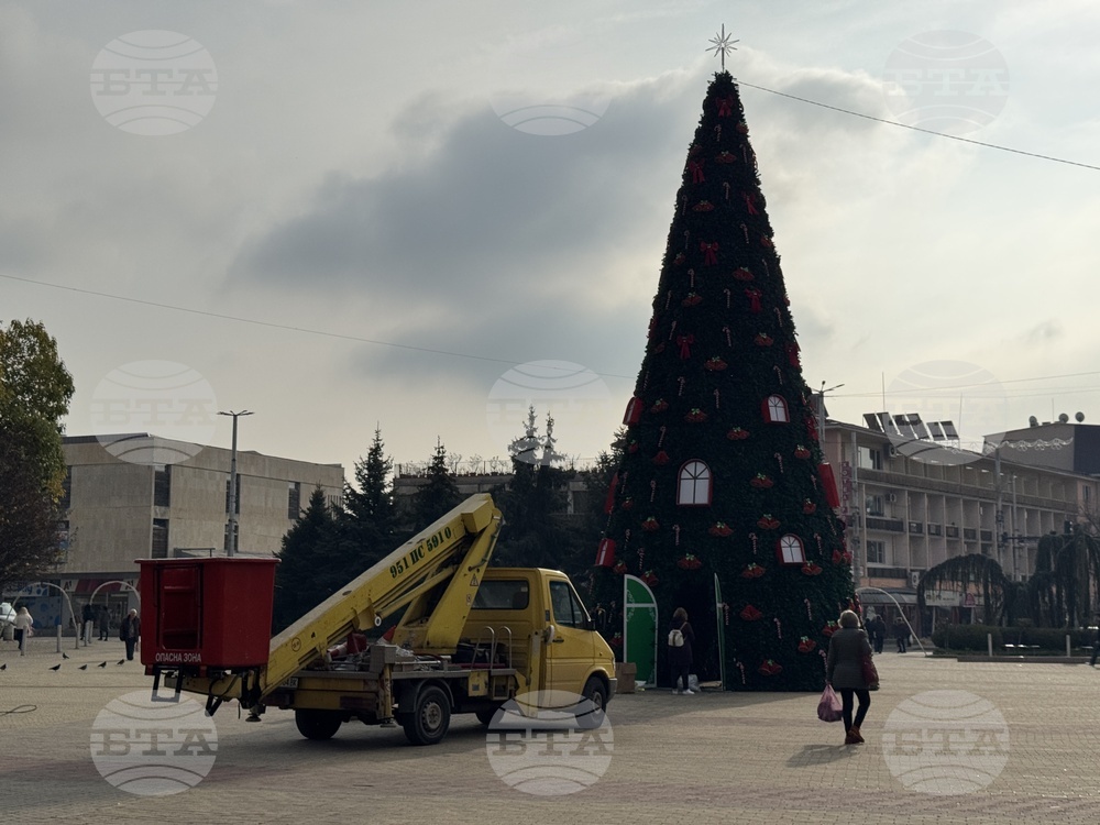 Казанлък - коледна украса - подготовка
