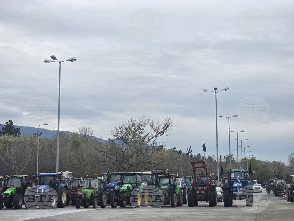 Възможни са затруднения при преминаването на МПС на преходите с Гърция заради стачни действия на територията ѝ, предупреждават от "Гранична полиция" 