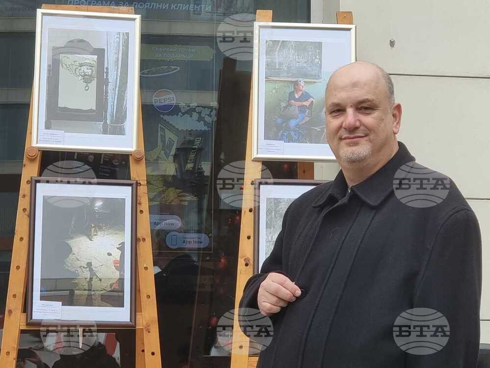 Великотърновският библиотекар, поет, колекционер и общественик Николай Колев представи първа самостоятелна фотоизложба