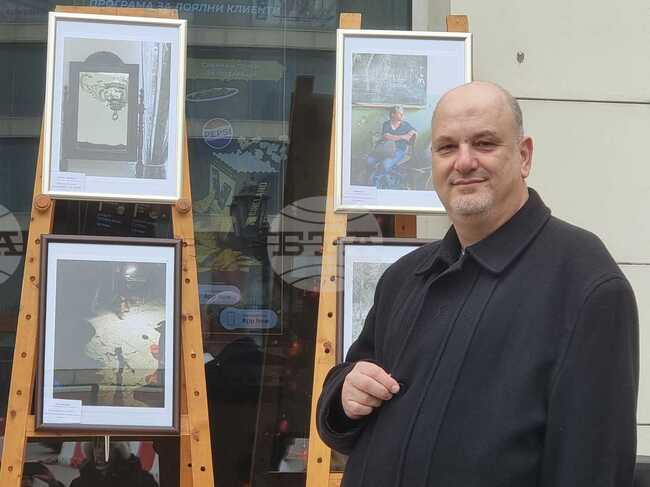 Великотърновският библиотекар, поет, колекционер и общественик Николай Колев представи първа самостоятелна фотоизложба