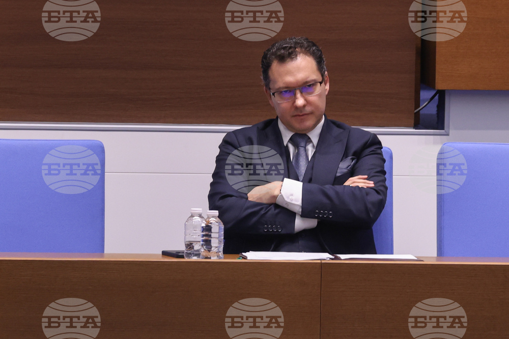 Interior Minister Says He Does Not Intend to Resign 