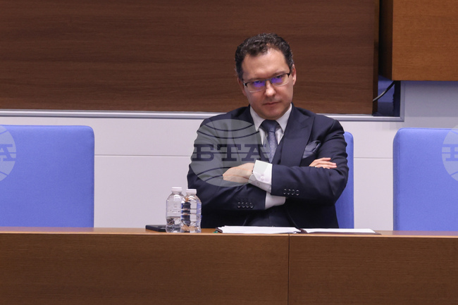 Interior Minister Says He Does Not Intend to Resign 