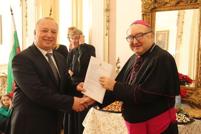 ОА Русе: Епископът на Никополската епархия даде тържествен прием за празниците