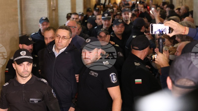 Задържаните по делото „Исторически парк" пристигнаха в съда 