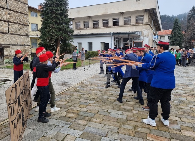 С възстановка на събитията от 1877 година в Берковица отбелязаха 148-ата годишнина от Освобождението на града