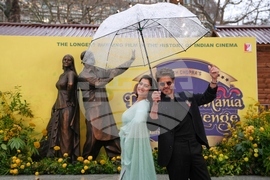 Britain Dilwale Dulhania Le Jayenge Statue Unveiling