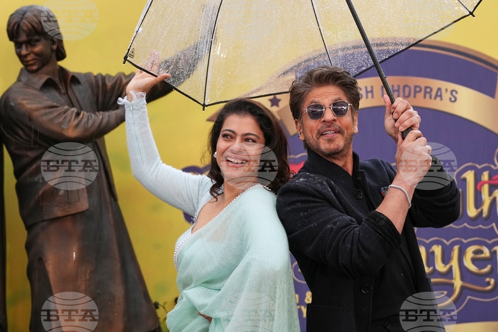 Britain Dilwale Dulhania Le Jayenge Statue Unveiling