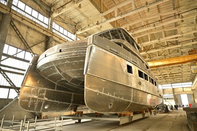 Burgas Mayor Inspects Construction of Catamarans in Southern Industrial Zone