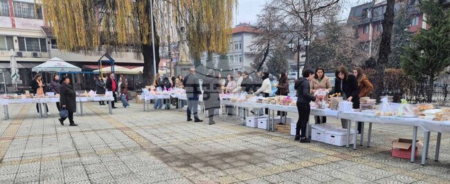 Кампанията „Нека доброто продължи!“ събра 10 360 лева от благотворителен базар в Сатовча