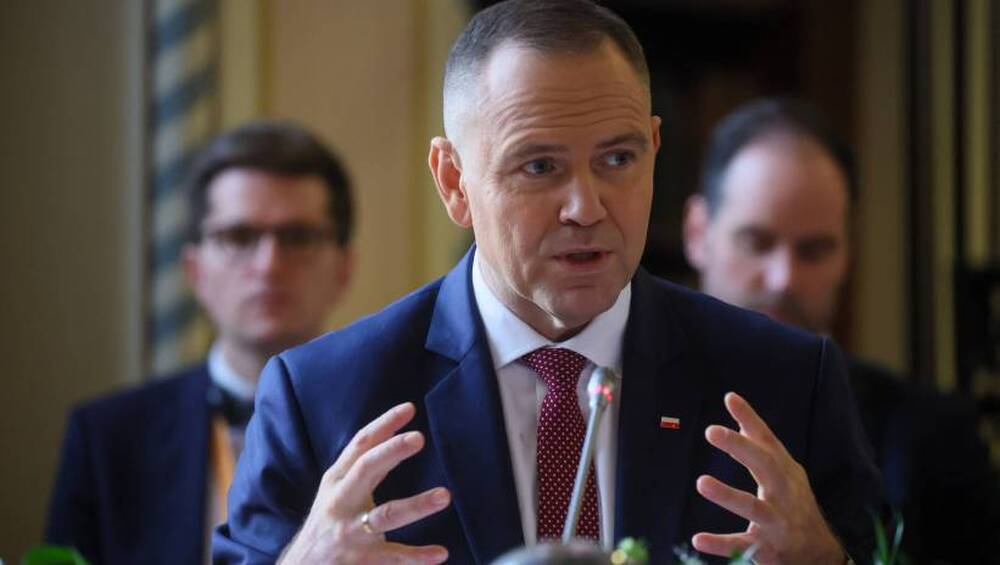 ПАП: Полша вижда шанс да стане регионален газов хъб за доставки от САЩ, заяви президентът Карол Навроцки