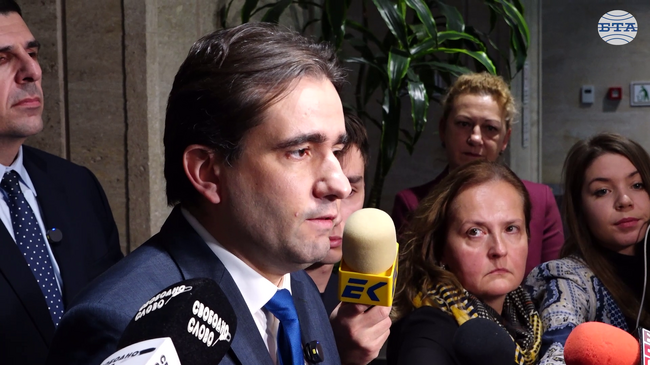 Вот на недоверие за икономическата политика на правителството ще бъде внесен утре в Народното събрание, съобщиха от ПП-ДБ