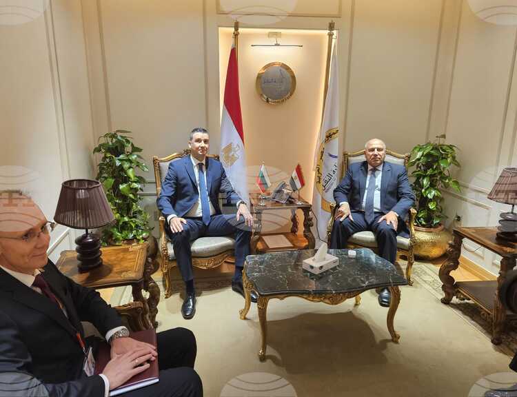 In Cairo, Economy Minister Dilov Meets with Egypt’s Deputy Prime Minister for Industrial Affairs, Defense Minister