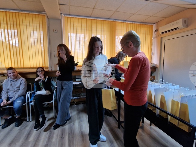 РЗИ – Перник награди победителите в ученическия конкурс за дигитален плакат „Алкохолът през моите очи“