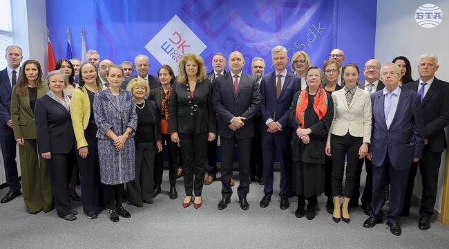 Предизвикателствата пред Европейския съюз от военните действия в Украйна и Близкия изток обсъдиха Румен Радев и посланиците на ЕС в посолството на Дания