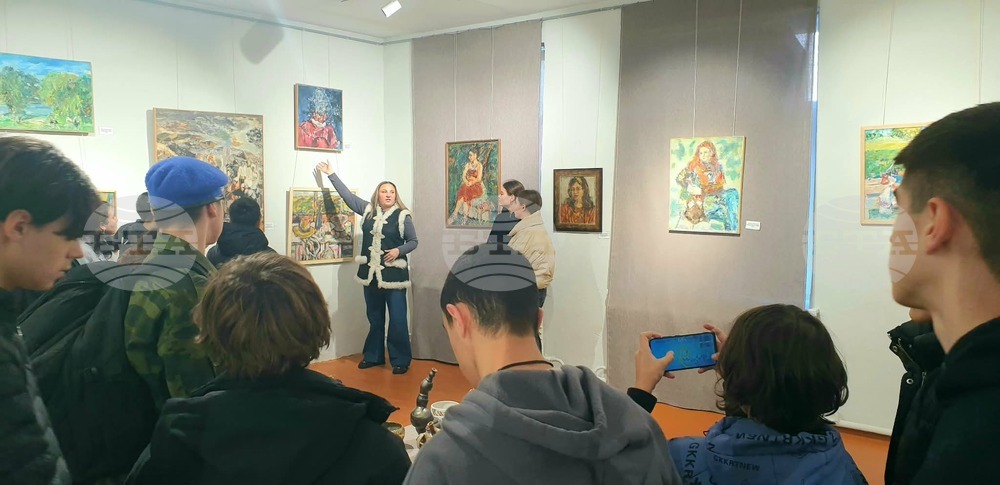 Изложбата „Орловски рисаци“ представиха в галерията „Димитър Пейчев“ в Тараклия