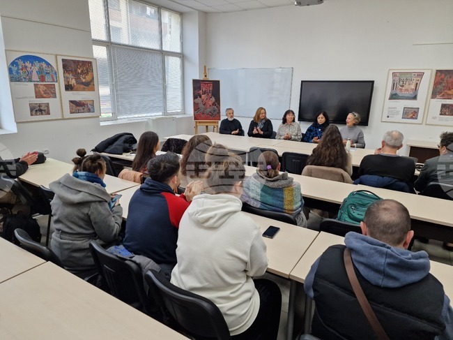 Копия на средновековни икони и стенописи на тема грях предизвикаха интереса на преподаватели и студенти във Великотърновския университет