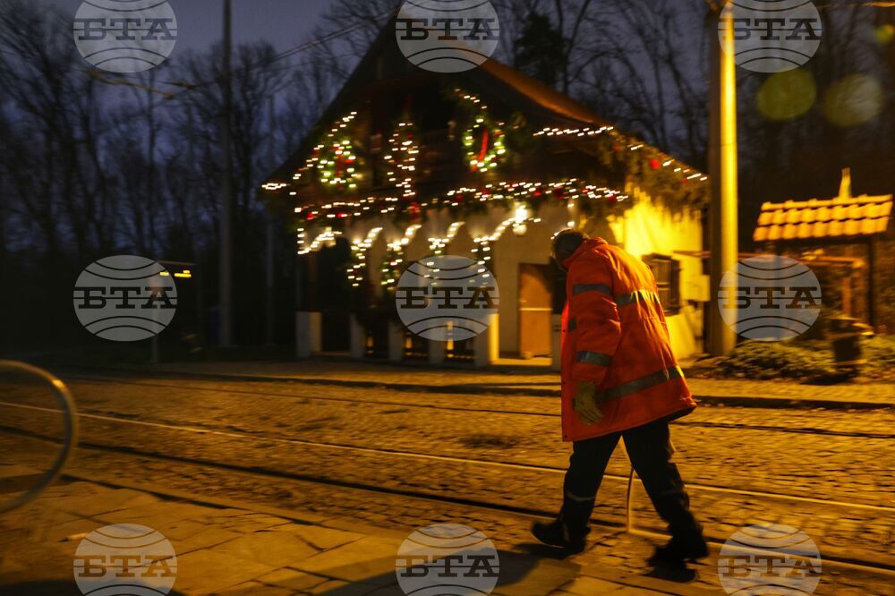Коледна украса - спирка „Вишнева“