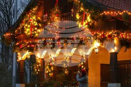 Коледна украса - спирка „Вишнева“