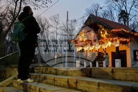 Коледна украса - спирка „Вишнева“