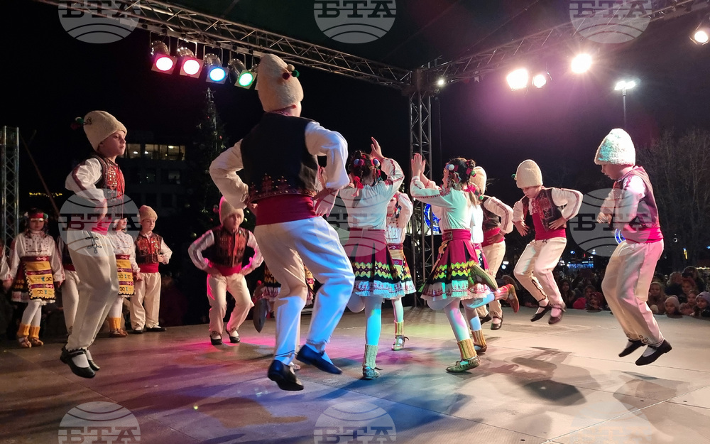 Русе - коледна елха - светлини - празнична програма