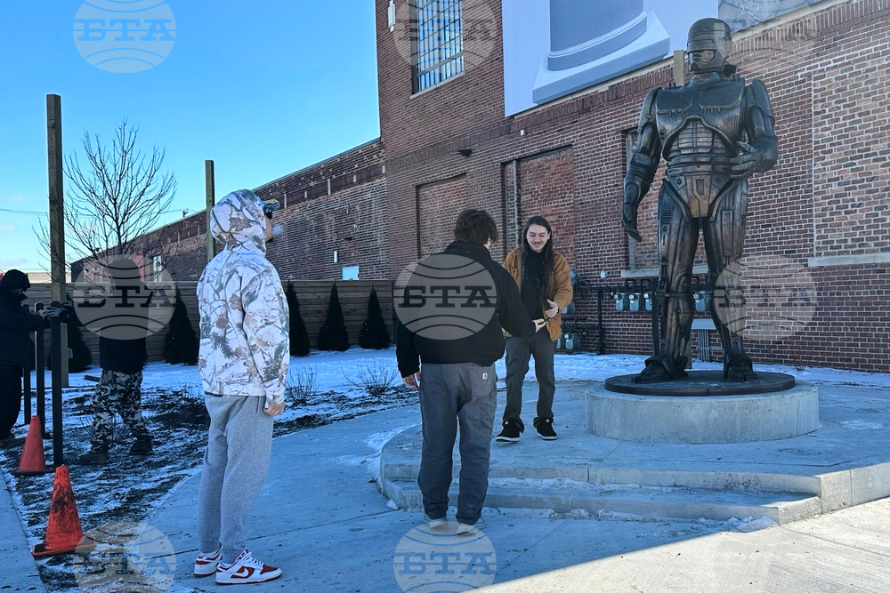 Detroit RoboCop Statue