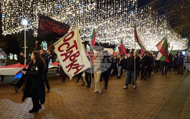 С протестно шествие граждани на Варна поискаха оставката на правителството
