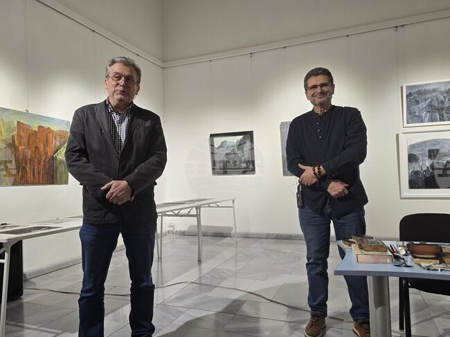 Художникът Петър Лазаров се срещна с ценители на изкуството в Добрич и направи презентация за гравюрата върху дърво