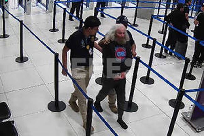 ЕФЕ: Испанският престъпник, вдъхновил създаването на сериал на „Нетфликс“, е екстрадиран в Перу за трафик на наркотици